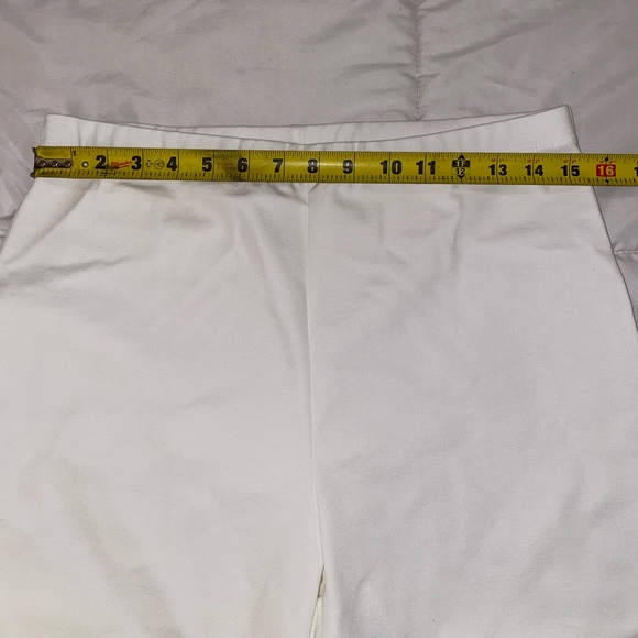 Fashion Nova Women’s classic mini Biker Shorts White - Picture 6 of 9